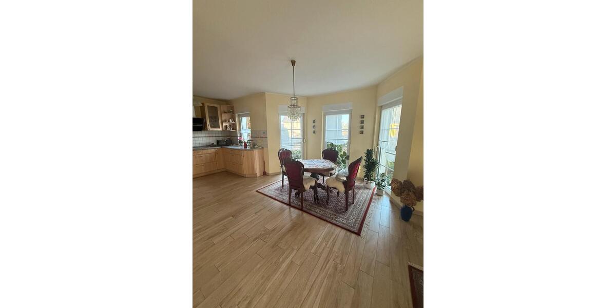 Haus mit Garten und Pool zur Miete 4 zimmer