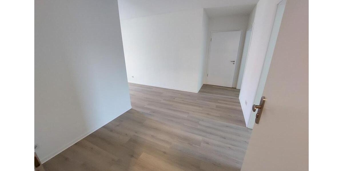 Etagenwohnung Cottbus - 4 Zimmer, 106 m&sup2;, 1.325&euro; | Angebot:25499140