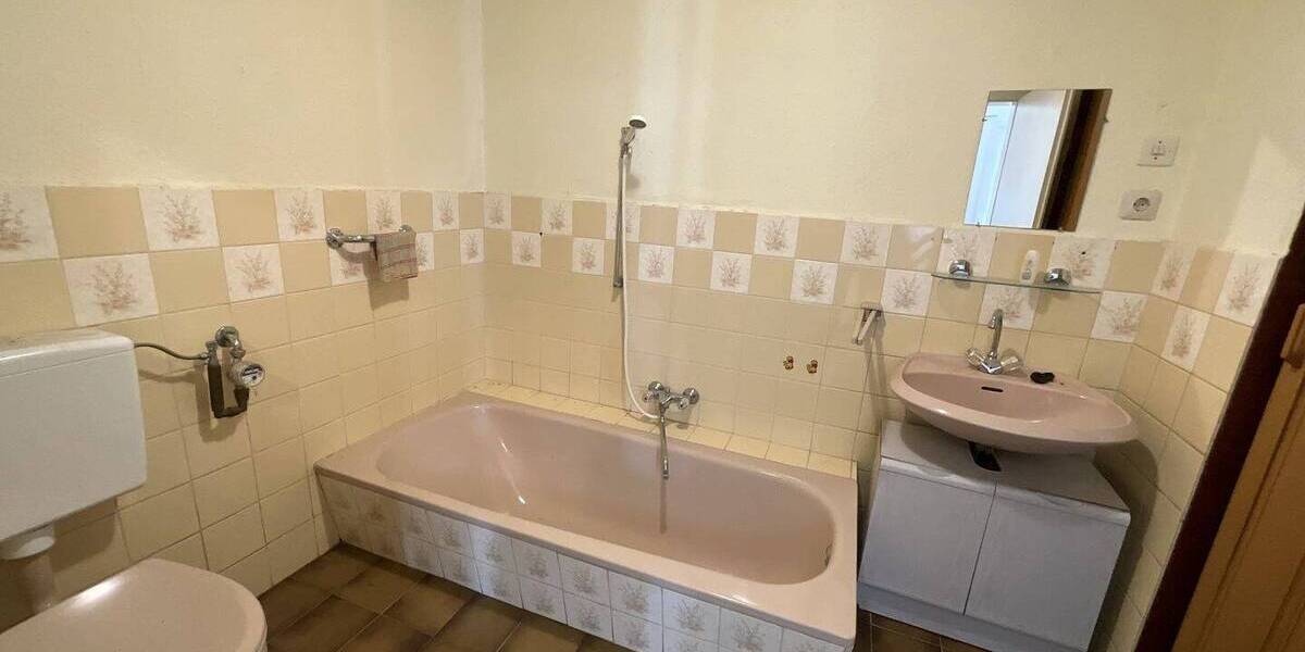 Doppelhaushälfte Neuhausen Laubsdorf - 6 Zimmer, 184 m&sup2;, 110.850&euro; | Angebot:25685669