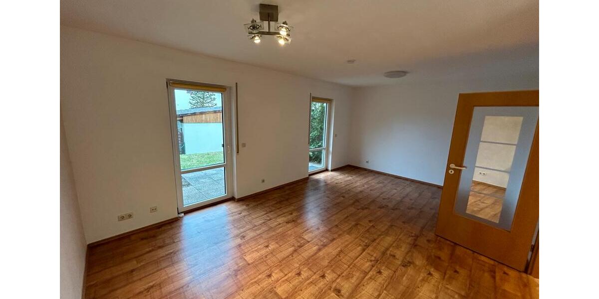 Terrassenwohnung Cottbus Döbbrick - 1 Zimmer, 35 m&sup2;, 345&euro; | Angebot:26031338