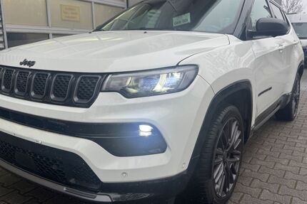 Jeep Compass 22.316 km 25.900 &euro; Cottbus 03050