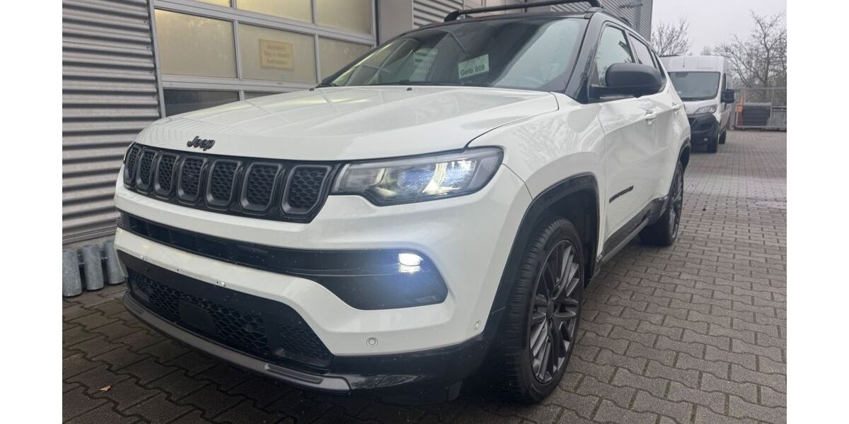 Jeep Compass 22.316 km 25.900 &euro; Cottbus 03050