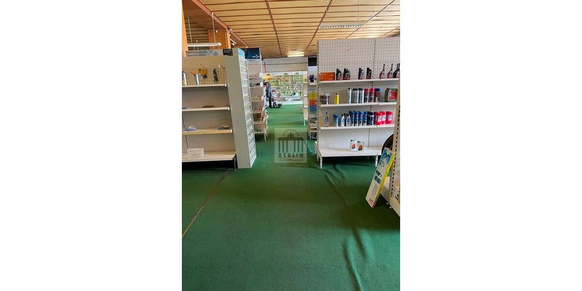 6.000 m² Büro-Hallenfläche und 27.000 m² Freifläche zur Produktion, Lagerung oder Vermietung! zimmer