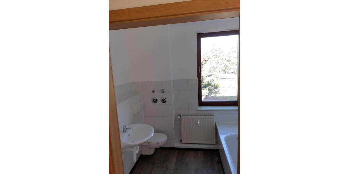 Etagenwohnung Neupetershain - 3 Zimmer, 68 m&sup2;, 408&euro; | Angebot:25799859