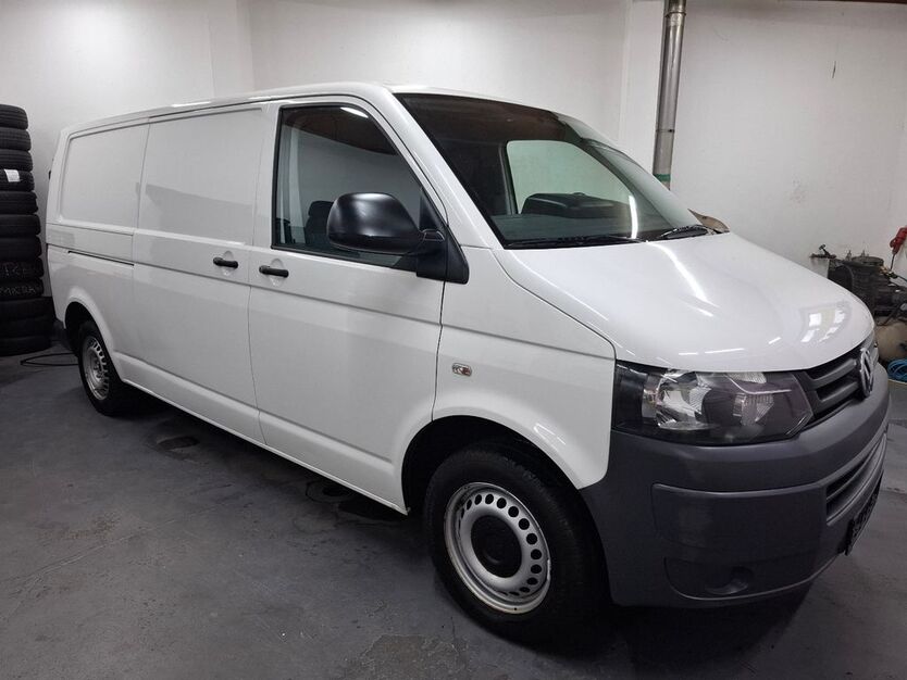VW T5 Transporter 213.568 km 11.990 € Cottbus 03042