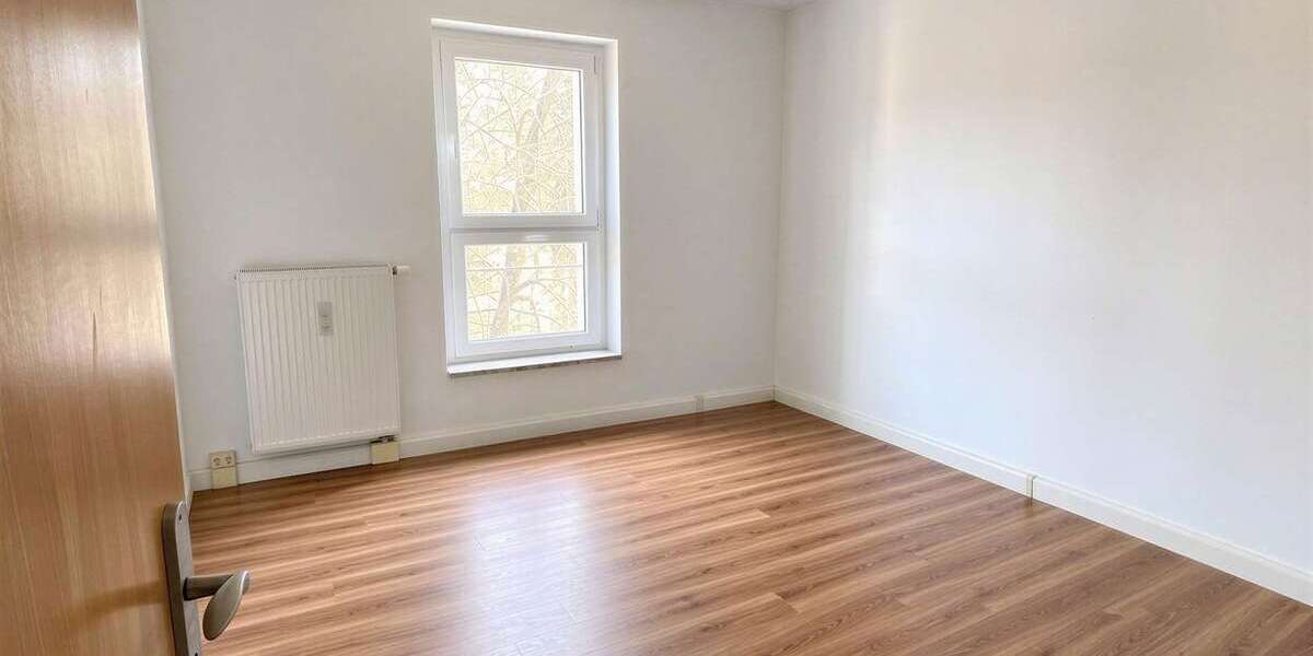 Etagenwohnung Groß Schacksdorf - 2 Zimmer, 49 m&sup2;, 241&euro; | Angebot:26289440