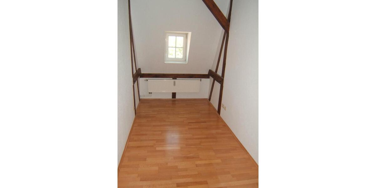 Dachgeschoßwohnung Cottbus - 4 Zimmer, 83 m&sup2;, 664&euro; | Angebot:26454493
