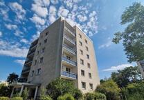 **FRISCH RENOVIERT**3-Zimmer-Wohnung Balkon Einbauküche Bad mit Wanne ab sofort
