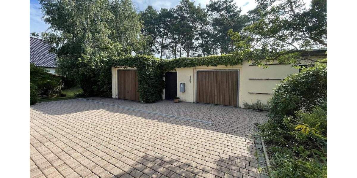 Charmante Doppelhaushälfte mit großzügigem Grundstück, Pool und vielseitigen Nutzungsmöglichkeiten - in Kolkwitz OT Glinzig zu verkaufen! 7 zimmer