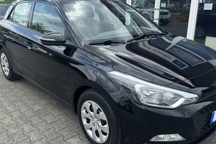 Hyundai i20 81.071 km 7.980 &euro; Cottbus 03051