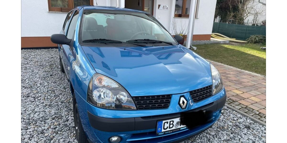 Renault Clio 74.023 km 1.999 &euro; Peitz 03185