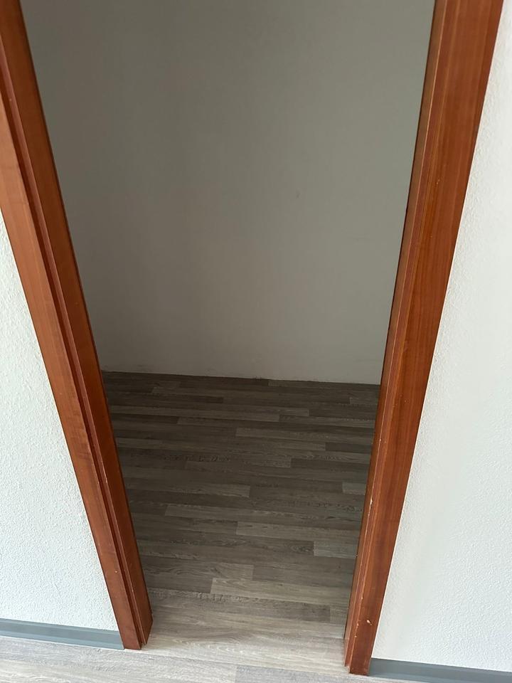 Zwei-Raum Wohnung in Forst .Renoviert in angenehmer Wohnanlage zimmer