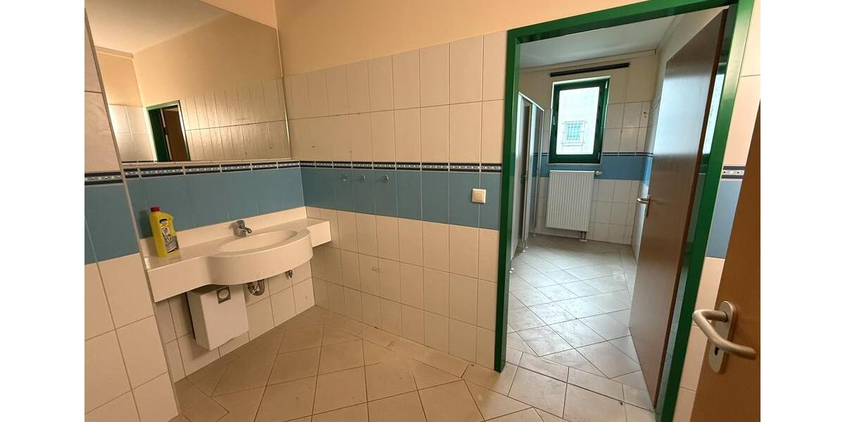 Große Gewerbeeinheit mit Glasfaseranschluss in Peitz zu vermieten! zimmer