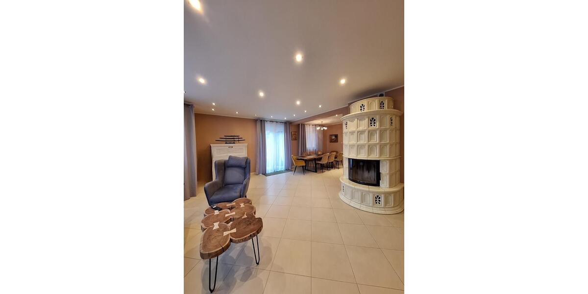 GROSSES MODERNES HAUS MIT SWIMMINGPOOL, PHOTOVOLTAIK, WÄRMEPUMPE zimmer