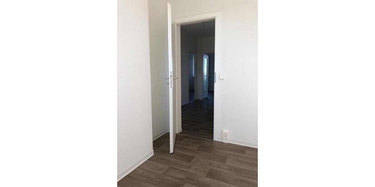 Nur sechs Stufen in die neue Wohnung! Ab 01.03.2026 zu vermieten! 3 zimmer