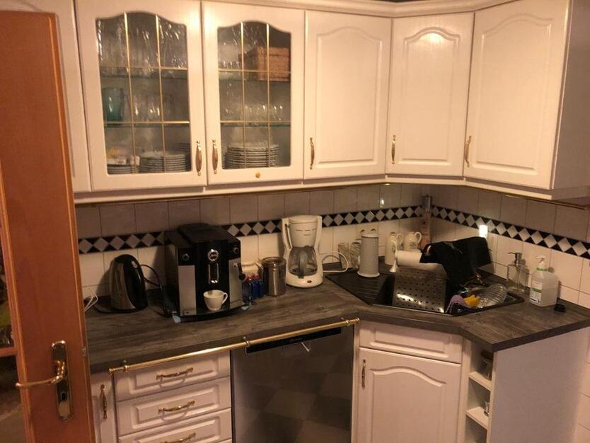 Einfamilienhaus mit EinliegerWohnung, Pool und riesen WohnZimmer