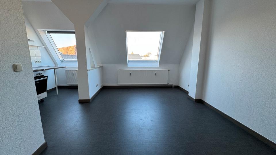 Dachgeschoßwohnung Forst (Lausitz) - 1 Zimmer, 33 m&sup2;, 215&euro; | Angebot:25162974