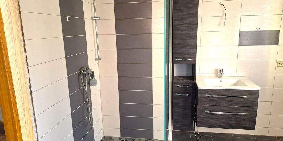 Reihenmittelhaus Forst (Lausitz) Forst-Stadt - 4 Zimmer, 110 m&sup2;, 125.000&euro; | Angebot:25986326