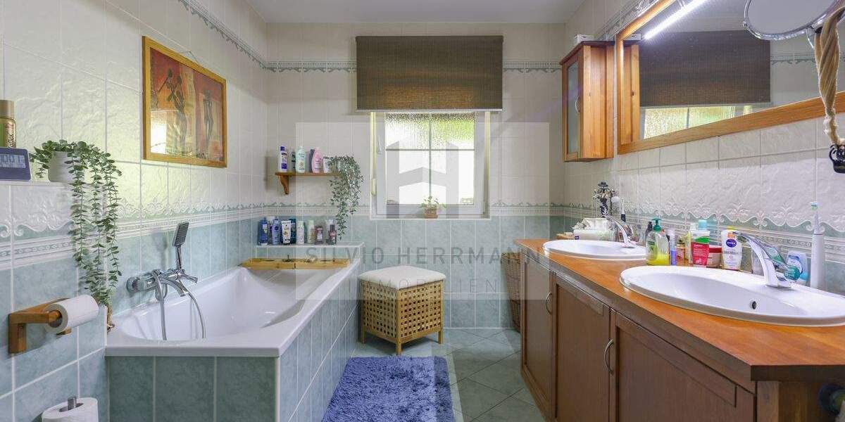 Viel Komfort auf einer Ebene 4 zimmer