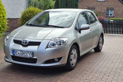 Toyota Auris 62.235 km 5.650 € Altdöbern 03229