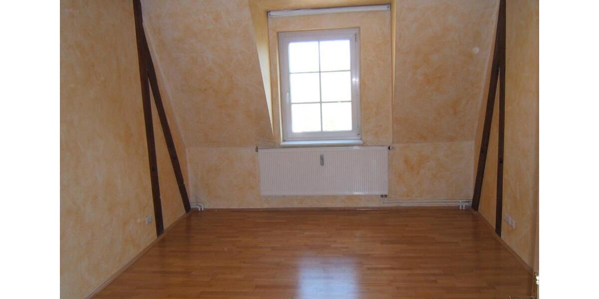 Dachgeschoßwohnung Cottbus - 4 Zimmer, 83 m&sup2;, 664&euro; | Angebot:26454493