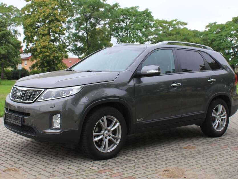 Kia Sorento 92.030 km 14.900 € Cottbus 03042