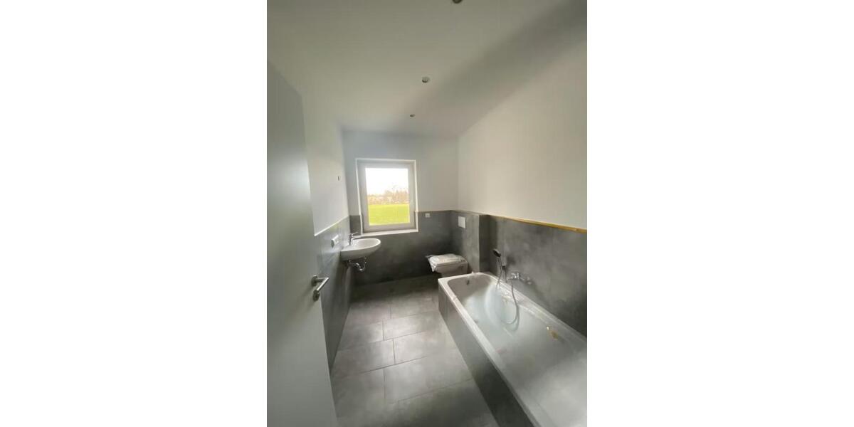 Familienfreundliches Einfamilienhaus mit Garten und Stellplätzen 4 zimmer