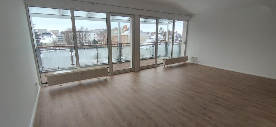 Dachgeschoßwohnung Cottbus - 3 Zimmer, 103 m&sup2;, 1.100&euro; | Angebot:24864999