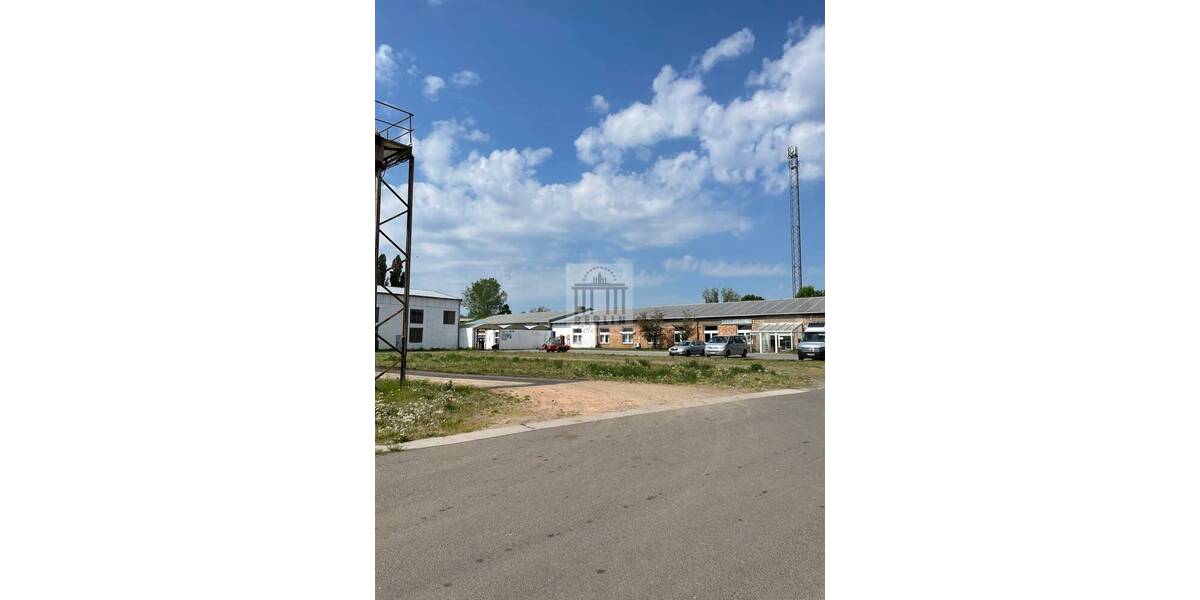 6.000 m² Büro-Hallenfläche und 27.000 m² Freifläche zur Produktion, Lagerung oder Vermietung! zimmer