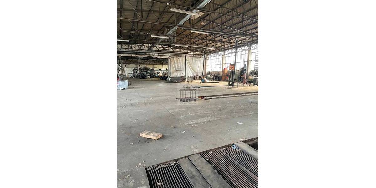 6.000 m² Büro-Hallenfläche und 27.000 m² Freifläche zur Produktion, Lagerung oder Vermietung! zimmer