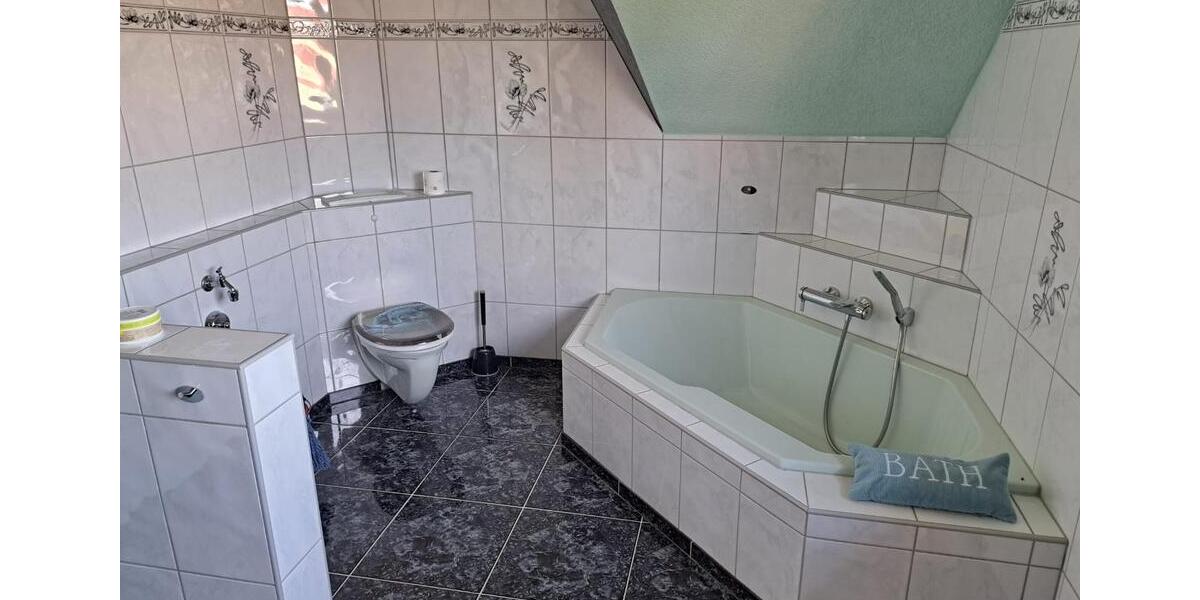 Etagenwohnung Spremberg - 4 Zimmer, 107 m&sup2;, 1.100&euro; | Angebot:26317887
