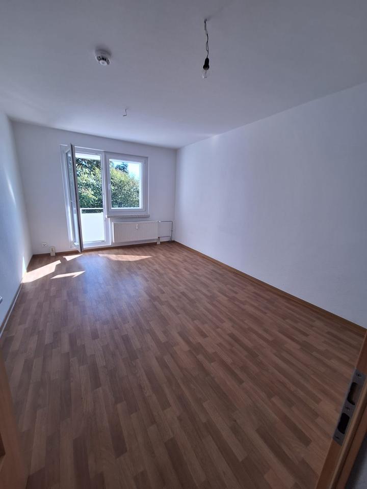 **JETZT EINZIEHEN** 2-Zimmer-Wohnung Balkon Bad mit Wanne 4.Etage ab sofort zimmer
