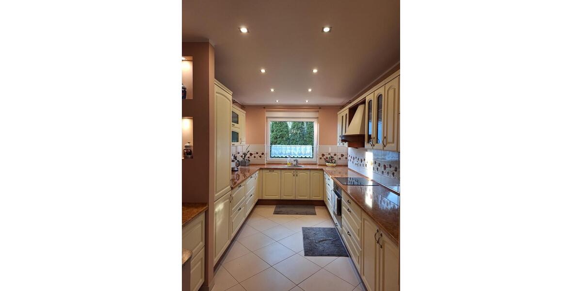 GROSSES MODERNES HAUS MIT SWIMMINGPOOL, PHOTOVOLTAIK, WÄRMEPUMPE zimmer