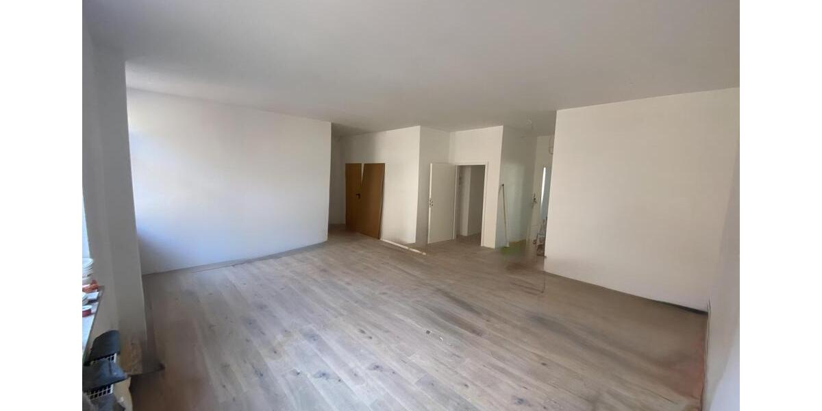 Helle 2-Raum-Wohnung im Zentrum - frisch saniert, mit Einbauküche 2 zimmer