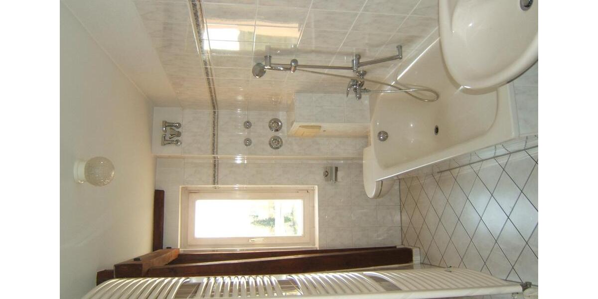 Dachgeschoßwohnung Cottbus - 4 Zimmer, 83 m&sup2;, 664&euro; | Angebot:24383590