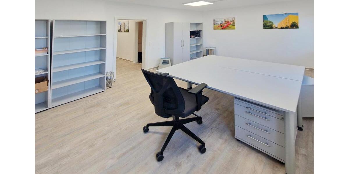 **TEILMÖBILIERTE BÜRO ODER PRAXISFLÄCHE ZU VERMIETEN** Am Forum Sachsendorf zimmer