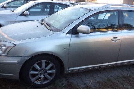Toyota Avensis 214.113 km 1.650 &euro; Jaenschwalde 03197