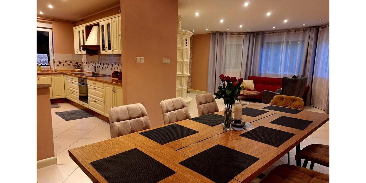 GROSSES MODERNES HAUS MIT SWIMMINGPOOL, PHOTOVOLTAIK, WÄRMEPUMPE zimmer