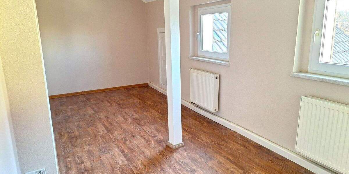Reihenmittelhaus Forst (Lausitz) Forst-Stadt - 4 Zimmer, 110 m&sup2;, 125.000&euro; | Angebot:25986326