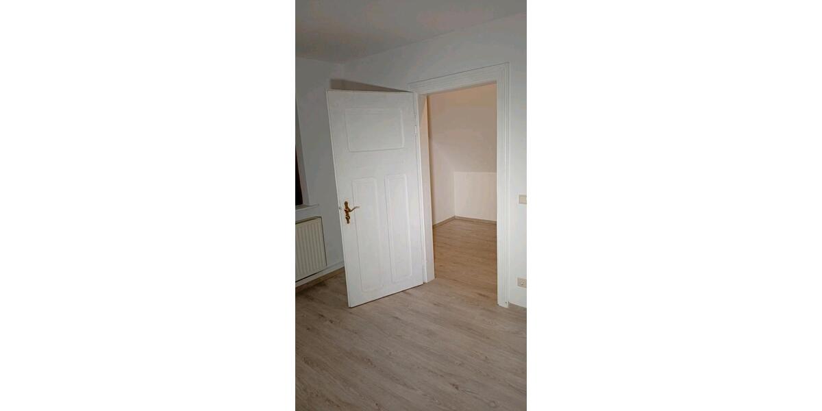 Dachgeschoßwohnung Spremberg - 3 Zimmer, 55 m&sup2;, 500&euro; | Angebot:25130972