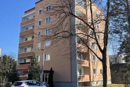 Sehr schöne 2-Zimmer-Wohnung mit Balkon und Stellplatz zimmer