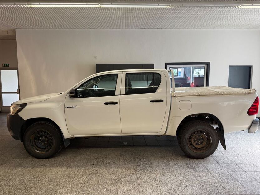 Toyota Hilux 236.600 km 18.250 € Spremberg 03130