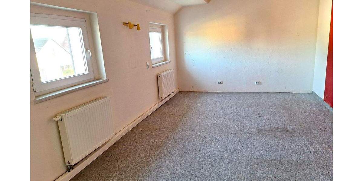 Reihenmittelhaus Forst (Lausitz) Forst-Stadt - 4 Zimmer, 110 m&sup2;, 125.000&euro; | Angebot:25986326