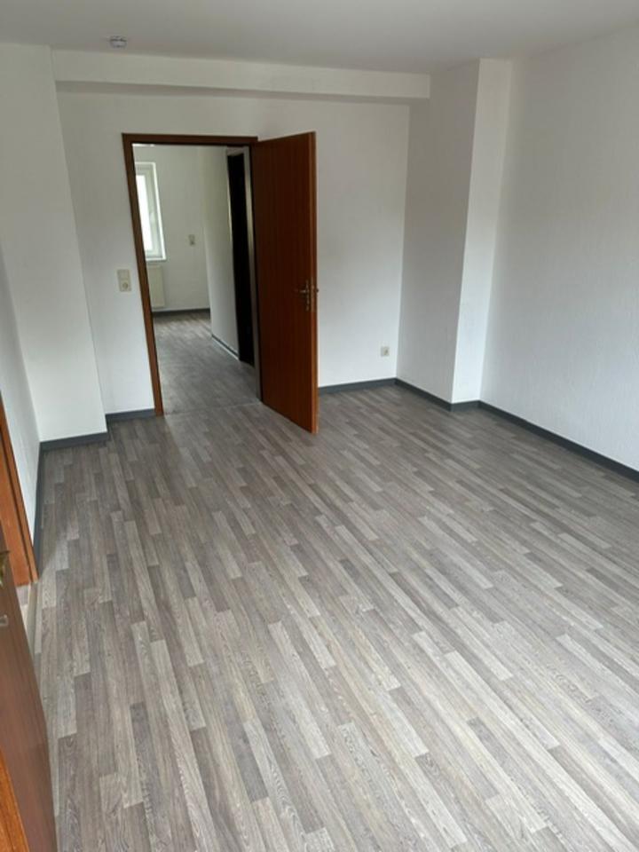 Zwei-Raum Wohnung in Forst .Renoviert in angenehmer Wohnanlage zimmer