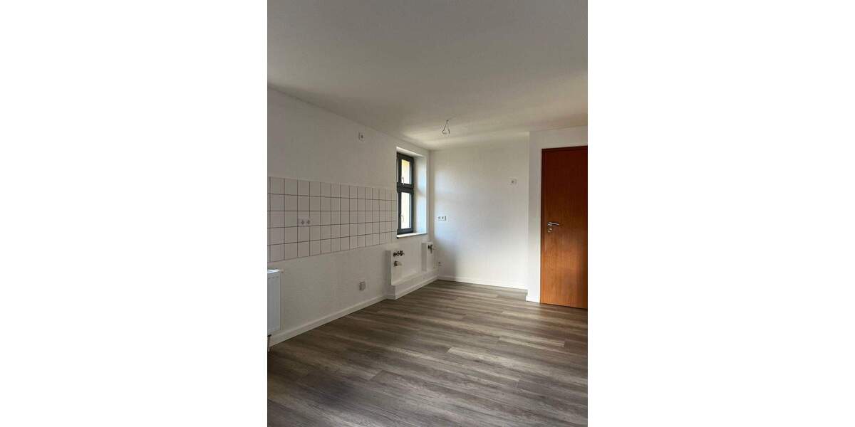 teilsanierte, gemütliche 2-Raum Altbauwohnung mit Terrasse im Stadtzentrum 2 zimmer