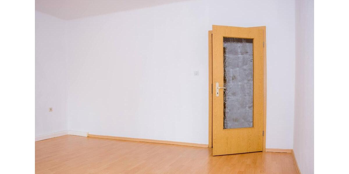 Helle 3 ZKB im EG mit Südwest-Balkon in 4-Familienhaus 3 zimmer