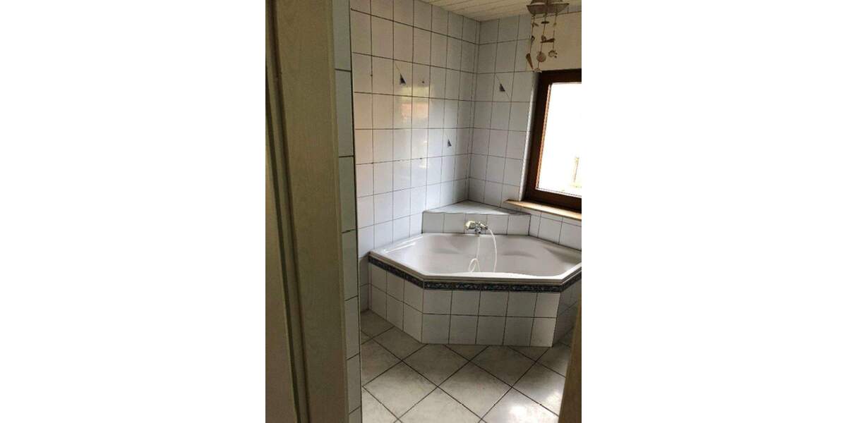 GR0ßZÜGIGES EINFAMILIENHAUS IN SIEWISCHDREBKAU 8 zimmer