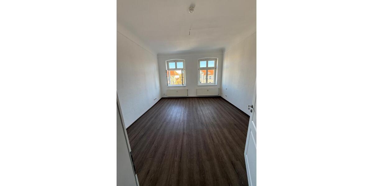 Etagenwohnung Cottbus - 4 Zimmer, 123 m&sup2;, 1.654&euro; | Angebot:26444334