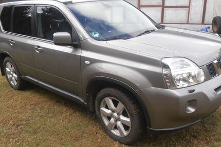 Nissan X-Trail 170.000 km 8.200 &euro; Neu Zittau 03362