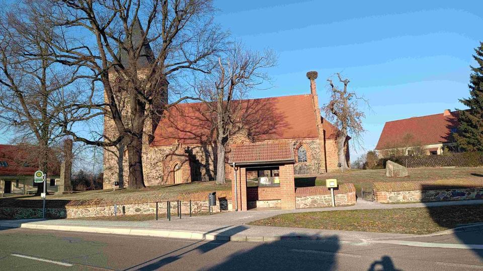 Familienfreundliches Einfamilienhaus mit Garten und Stellplätzen 4 zimmer